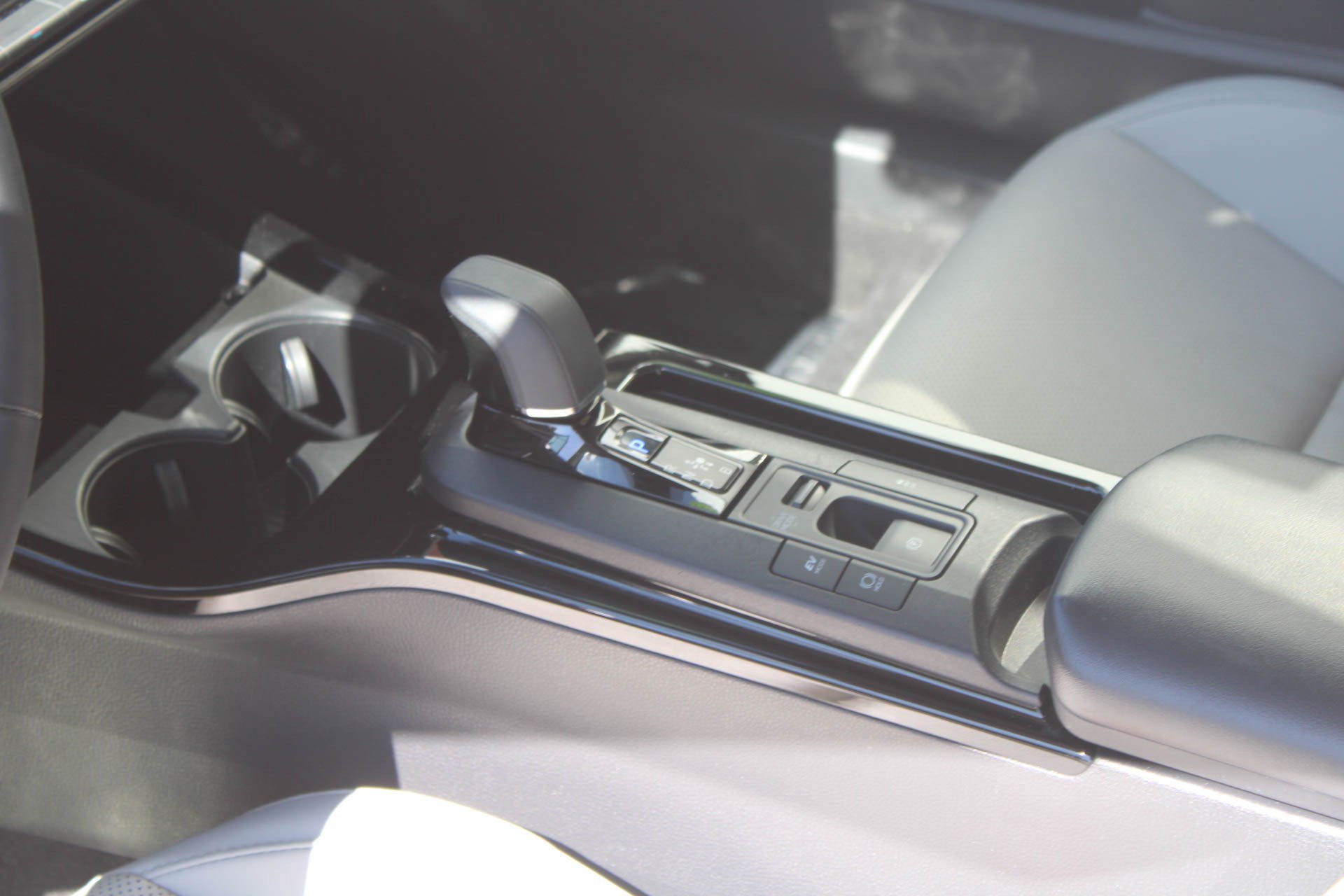 Certified 2024 Toyota Prius XLE FWD image 21