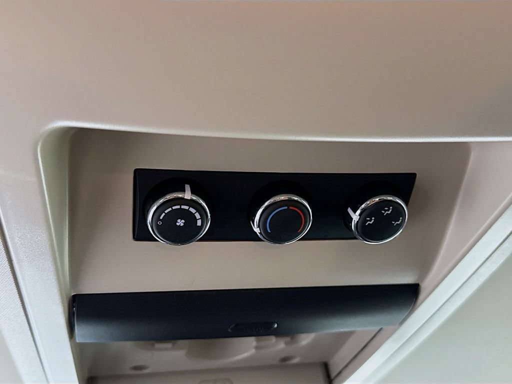 Used 2019 Dodge Grand Caravan SE w/ UConnect Hands-Free Group FWD image 27