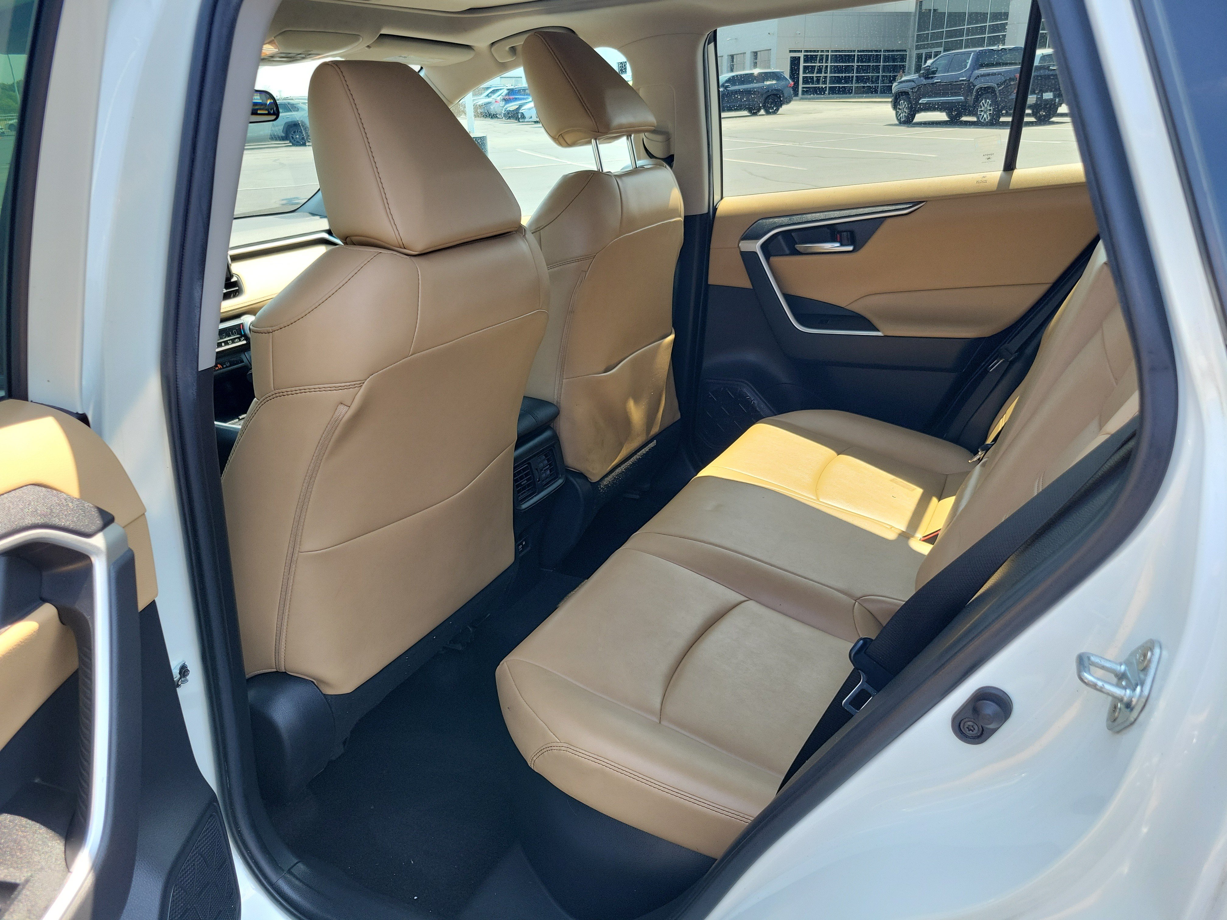 Certified 2021 Toyota RAV4 XLE Premium AWD/4WD image 15