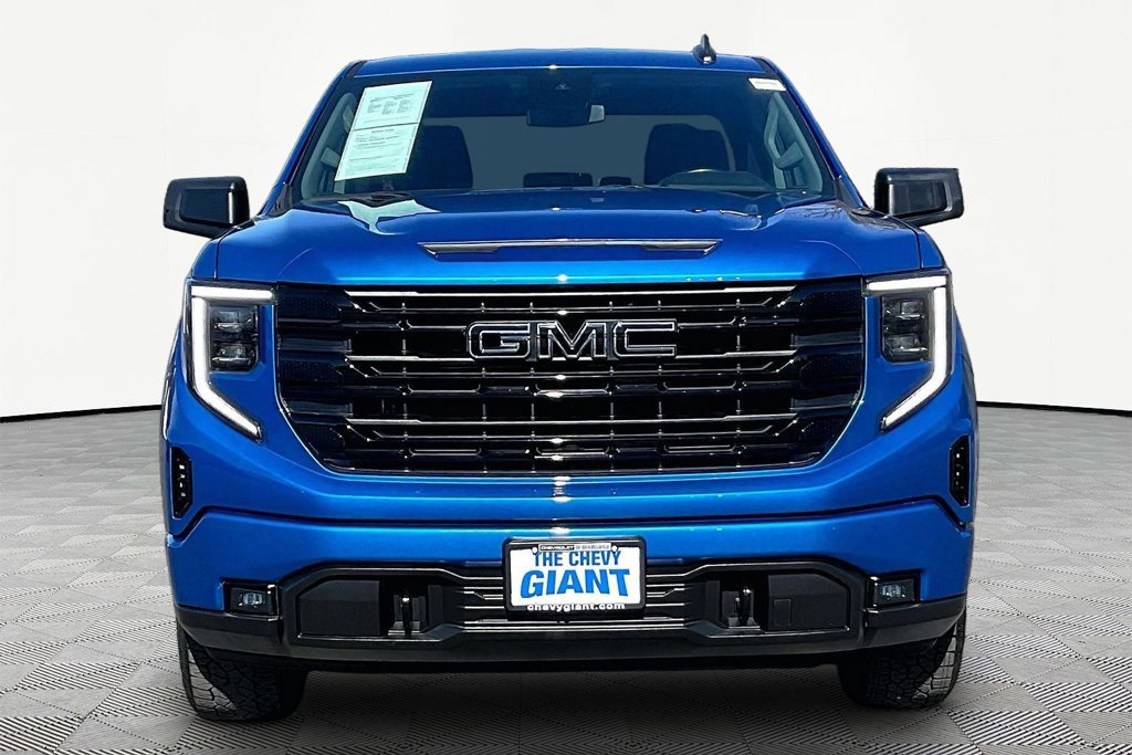 Used 2023 GMC Sierra 1500 Elevation AWD/4WD image 2