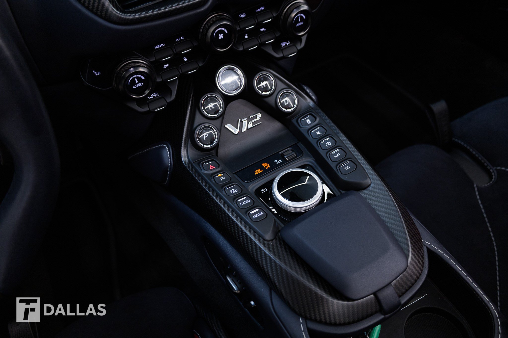 Used 2023 Aston Martin V12 Vantage Roadster RWD image 34