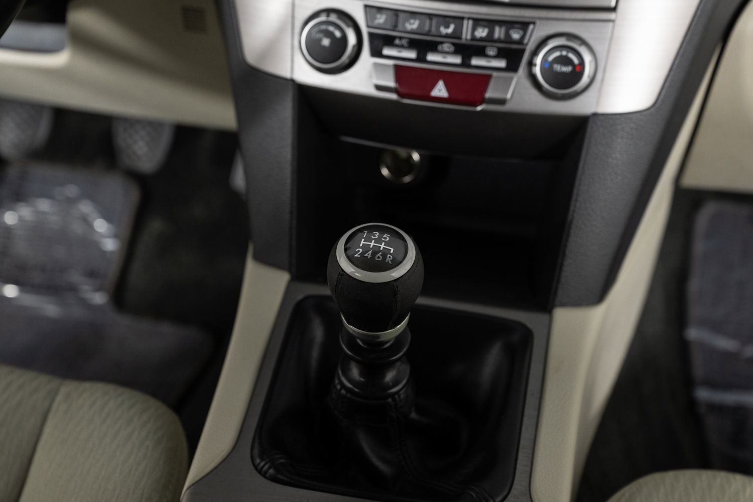 Used 2012 Subaru Outback 2.5i Premium w/ All-Weather Pkg image 37