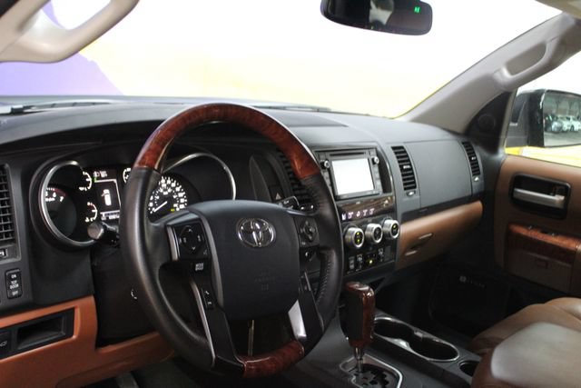 Used 2018 Toyota Sequoia Platinum AWD/4WD image 14