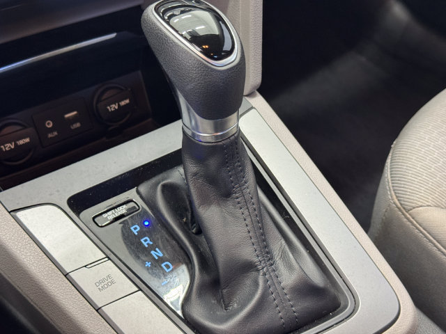 Used 2017 Hyundai Elantra SE FWD image 29