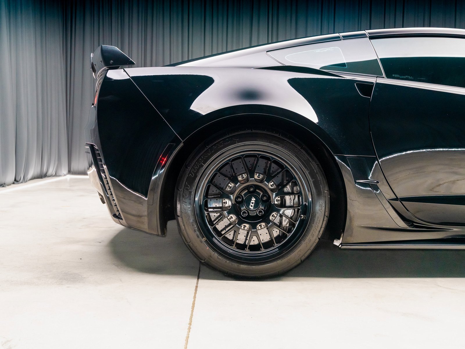 Used 2016 Chevrolet Corvette Z06 w/ 3LZ Preferred Equipment Group image 26