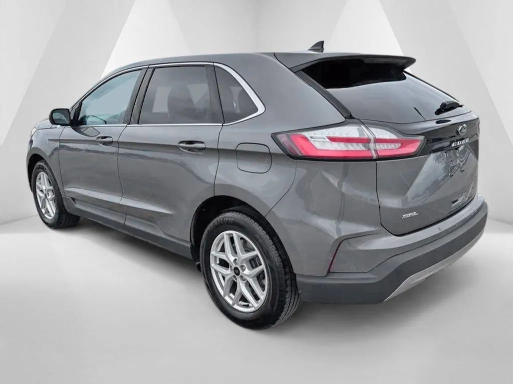Used 2024 Ford Edge SEL AWD/4WD image 5