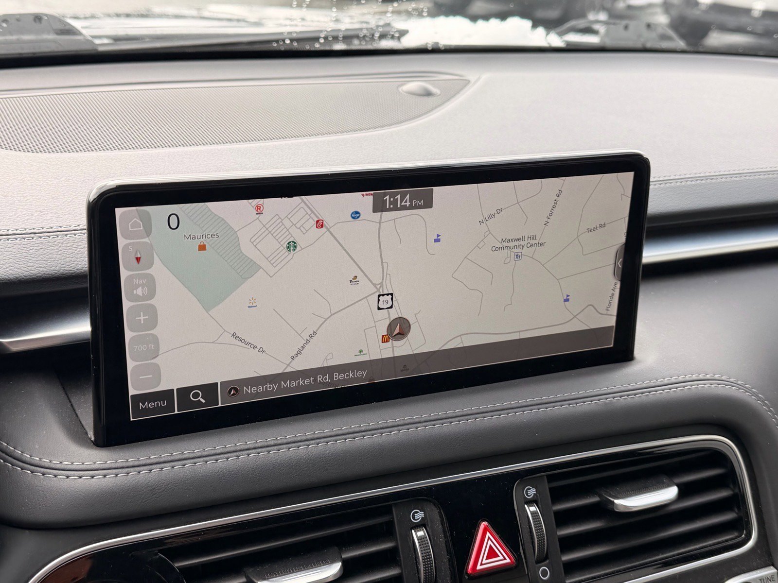 Used 2023 Genesis G70 2.0T AWD/4WD image 18