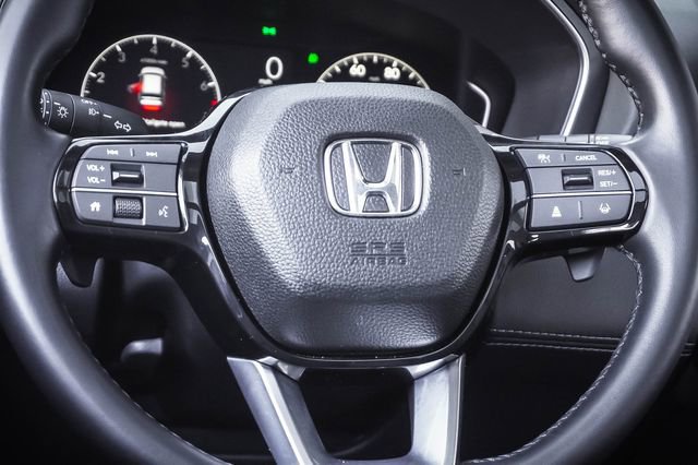 Used 2025 Honda Pilot Touring image 13