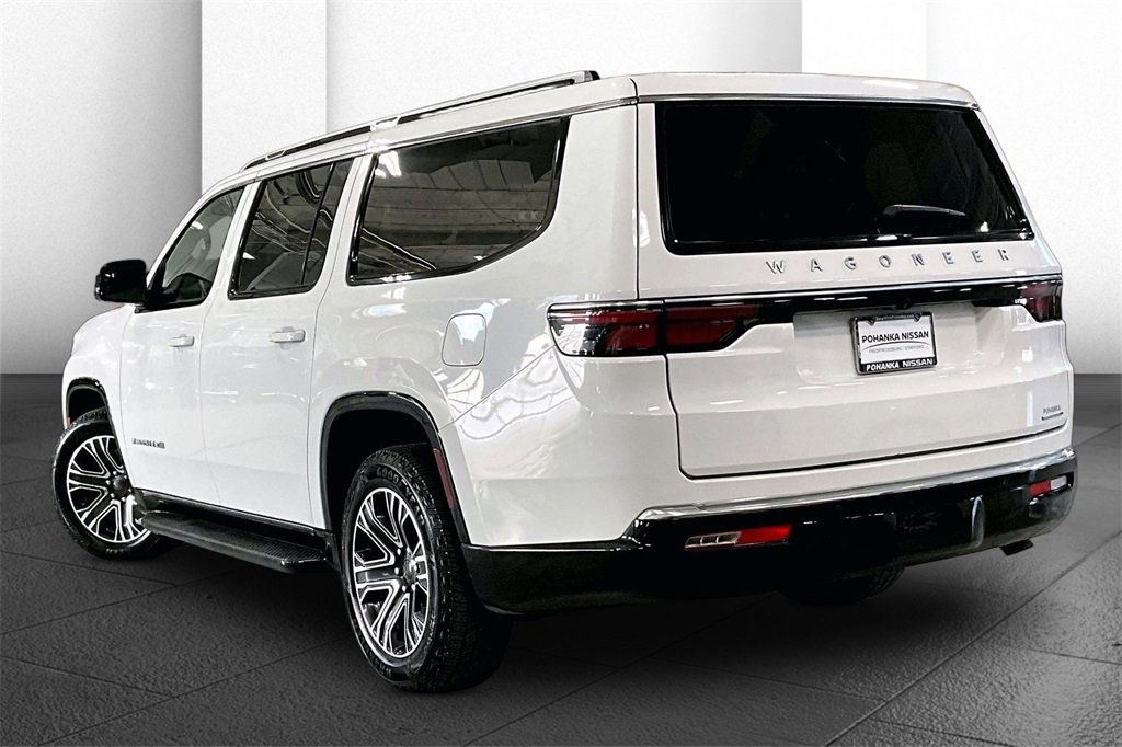 Used 2024 Jeep Wagoneer L Series II w/ Flexible Seating Group image 10