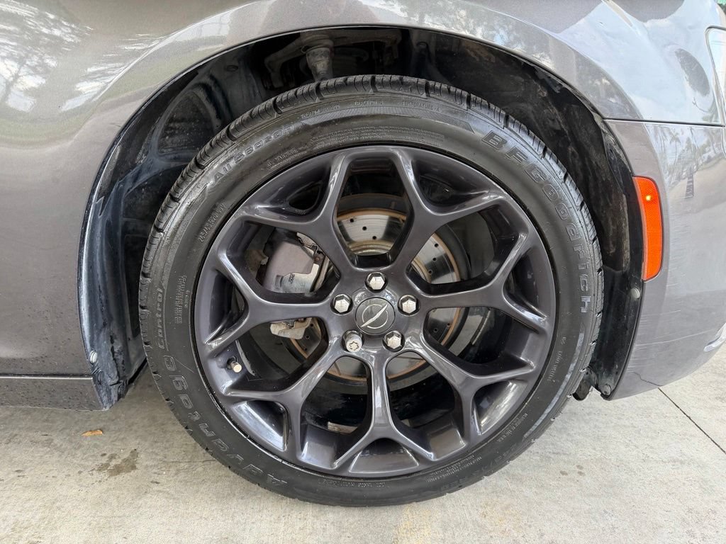 Used 2019 Chrysler 300 Touring w/ Sport Appearance Package RWD image 20