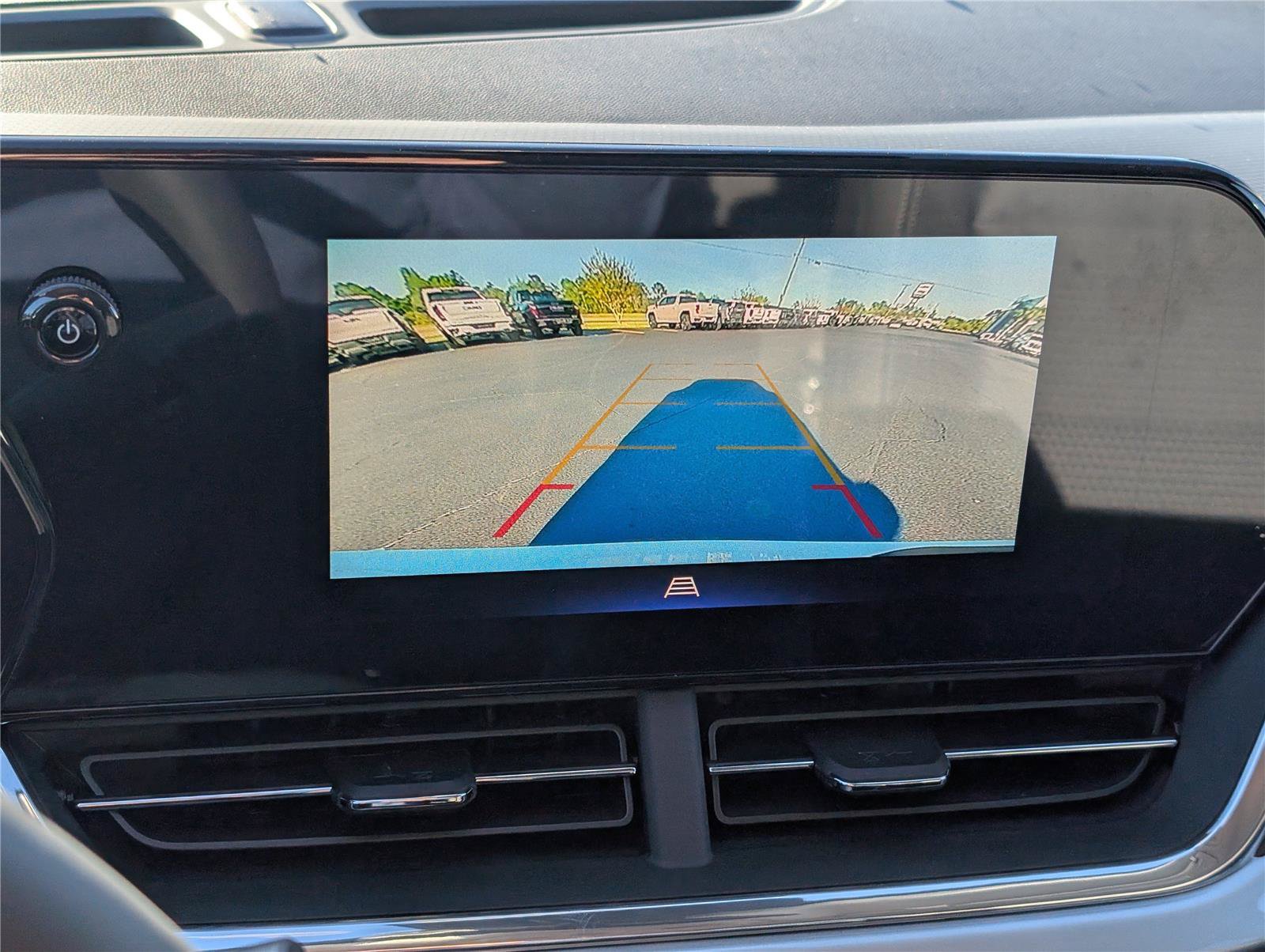 New 2026 Chevrolet Trax LT w/ Driver Confidence Package FWD image 17