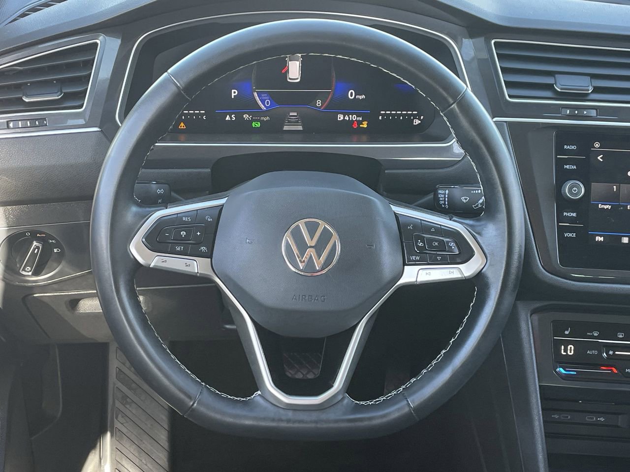 Used 2024 Volkswagen Tiguan SE image 19