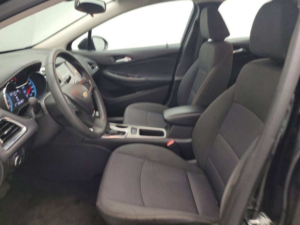 Used 2018 Chevrolet Cruze LS FWD image 17