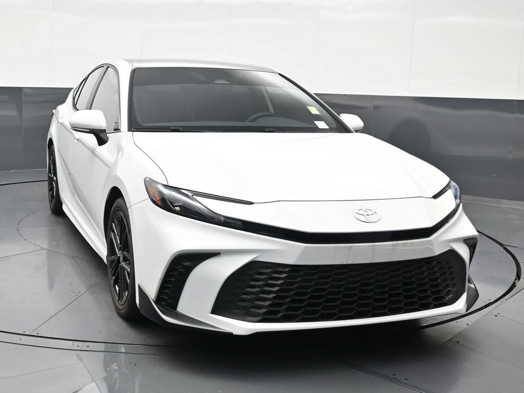 Used 2026 Toyota Camry SE FWD image 8