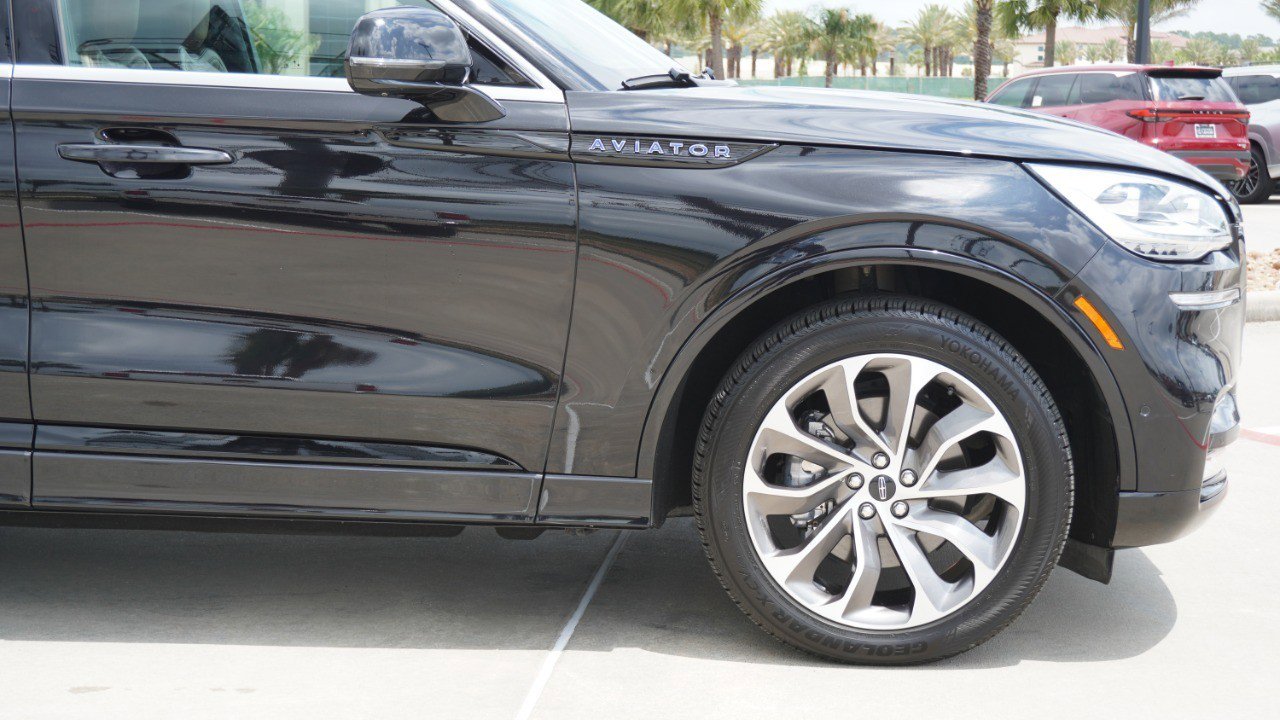 Used 2021 Lincoln Aviator Grand Touring w/ Equipment Group 302A AWD/4WD image 9