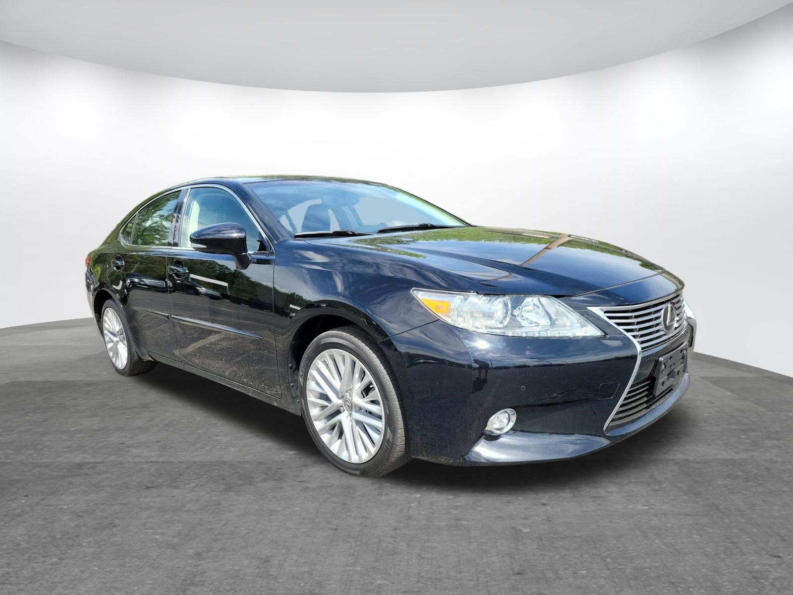 Used 2015 Lexus ES 350 w/ Ultra Luxury Package image 20