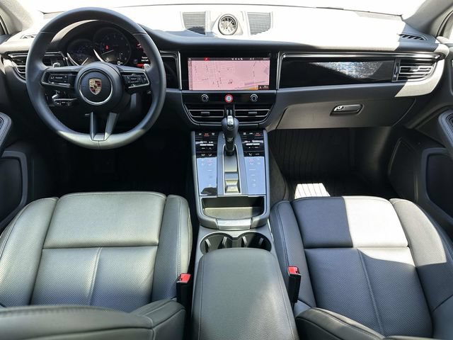 Used 2026 Porsche Macan AWD/4WD image 15