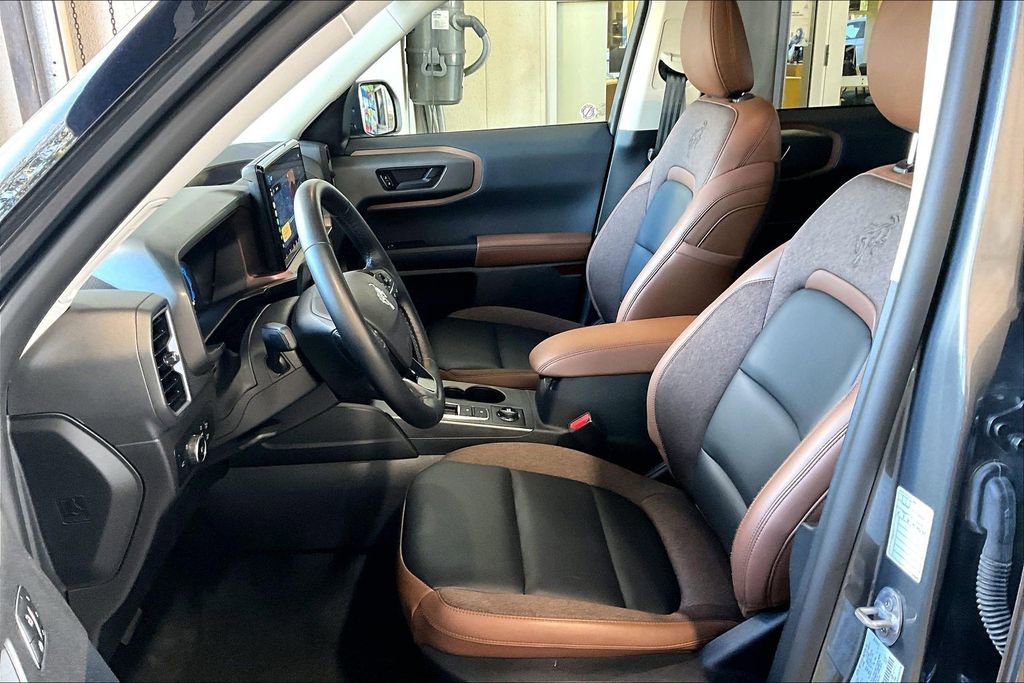 Used 2025 Ford Bronco Sport Outer Banks image 3