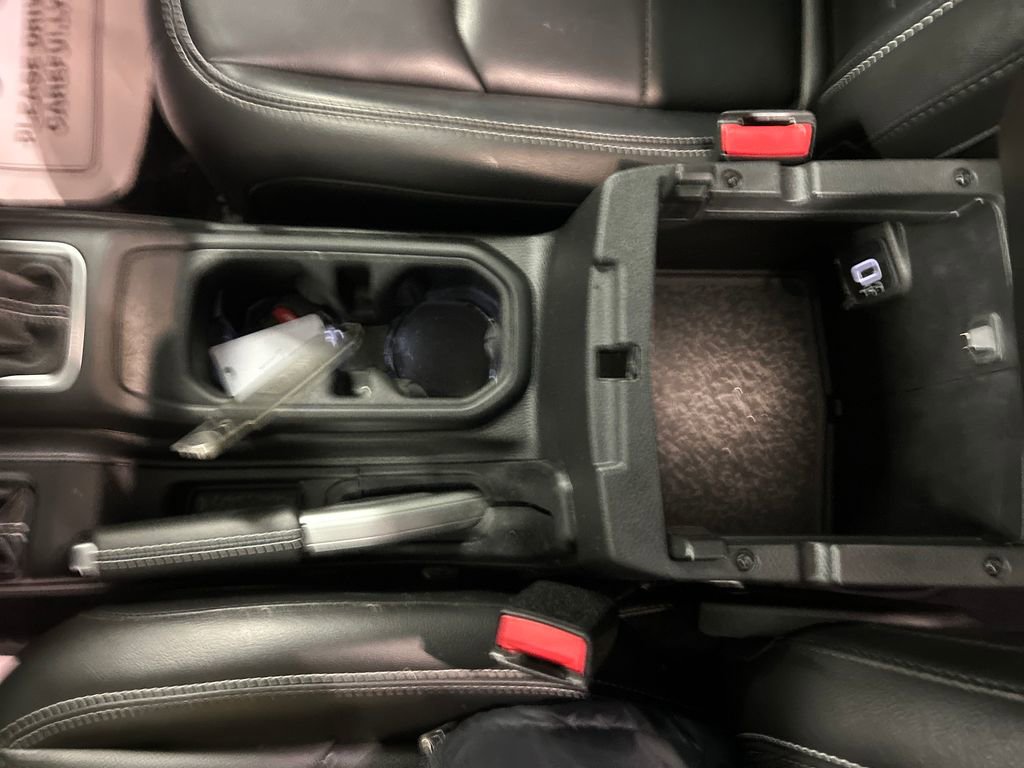 Used 2022 Jeep Wrangler Unlimited Sahara w/ Cold Weather Group image 21