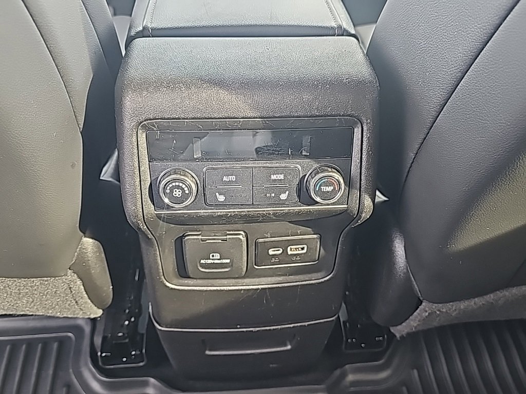 Certified 2022 GMC Acadia SLT w/ Elevation Edition image 16