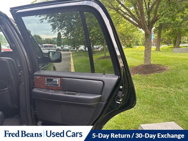 Used 2017 Lincoln Navigator Select AWD/4WD image 19