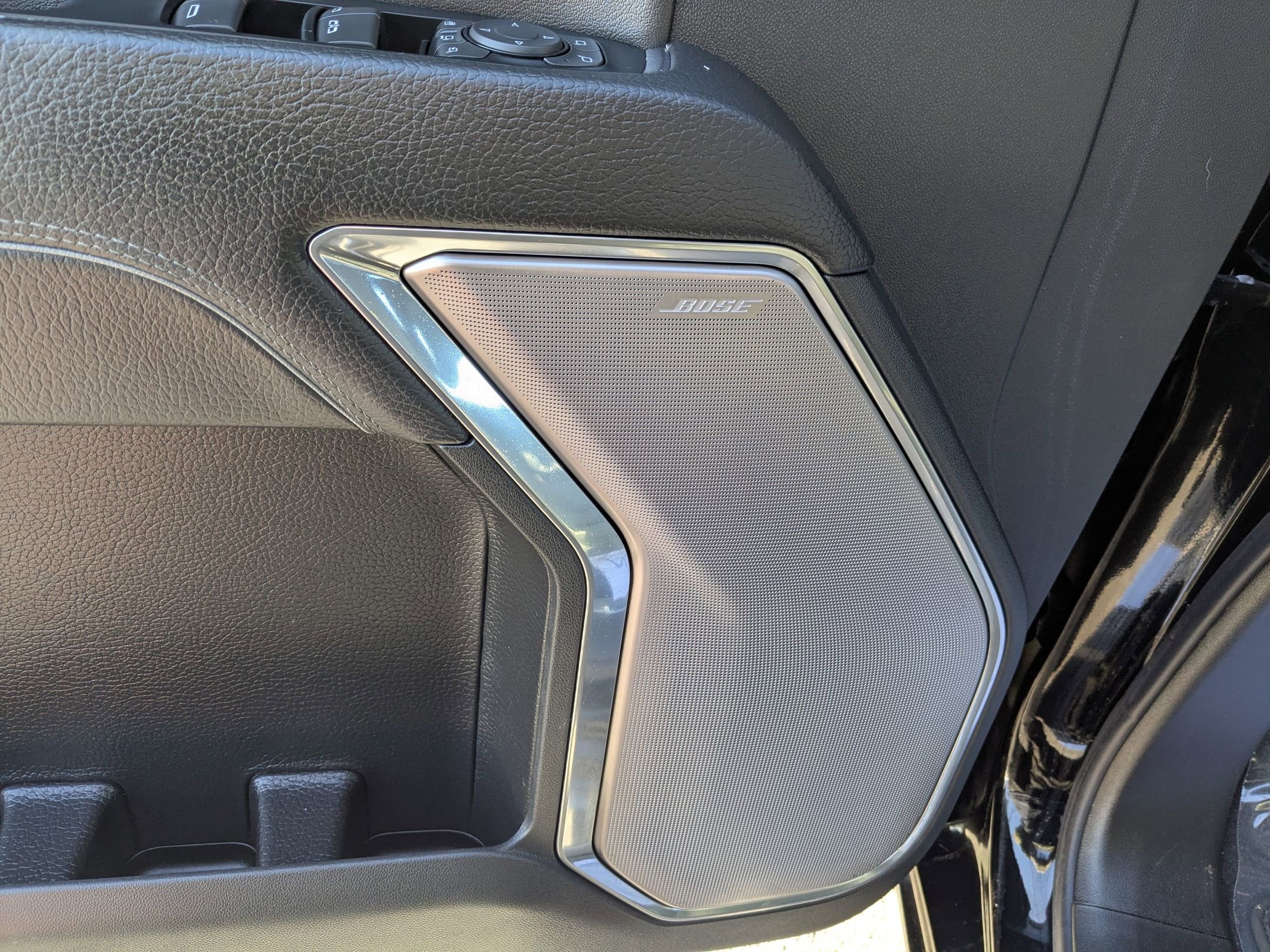 Used 2024 GMC Sierra 2500 Denali w/ Denali Reserve Package image 12