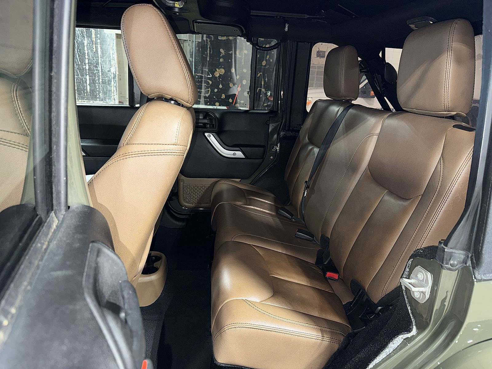 Used 2015 Jeep Wrangler Unlimited Sahara w/ Connectivity Group image 16