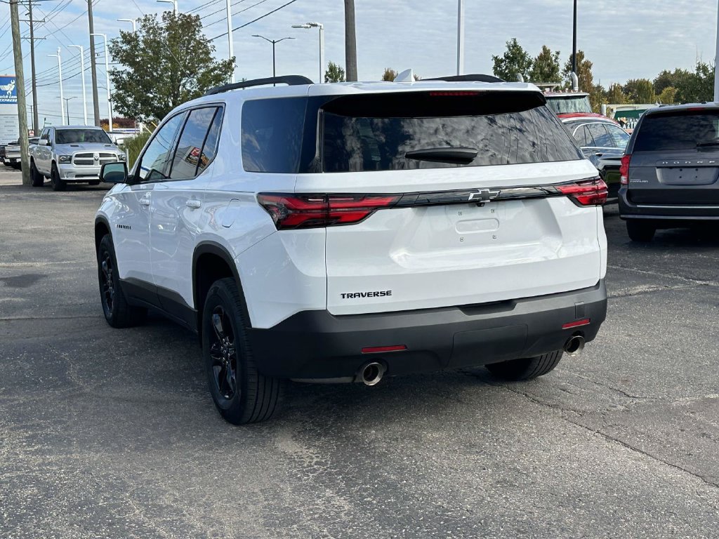 Used 2023 Chevrolet Traverse LS w/ Midnight/Sport Edition FWD image 6