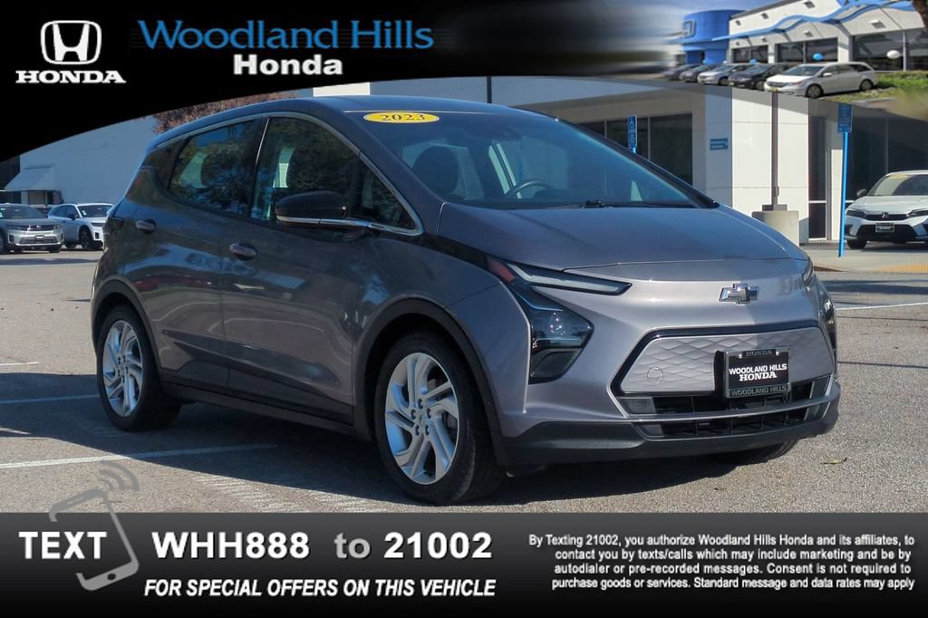 Used 2023 Chevrolet Bolt LT FWD image 3