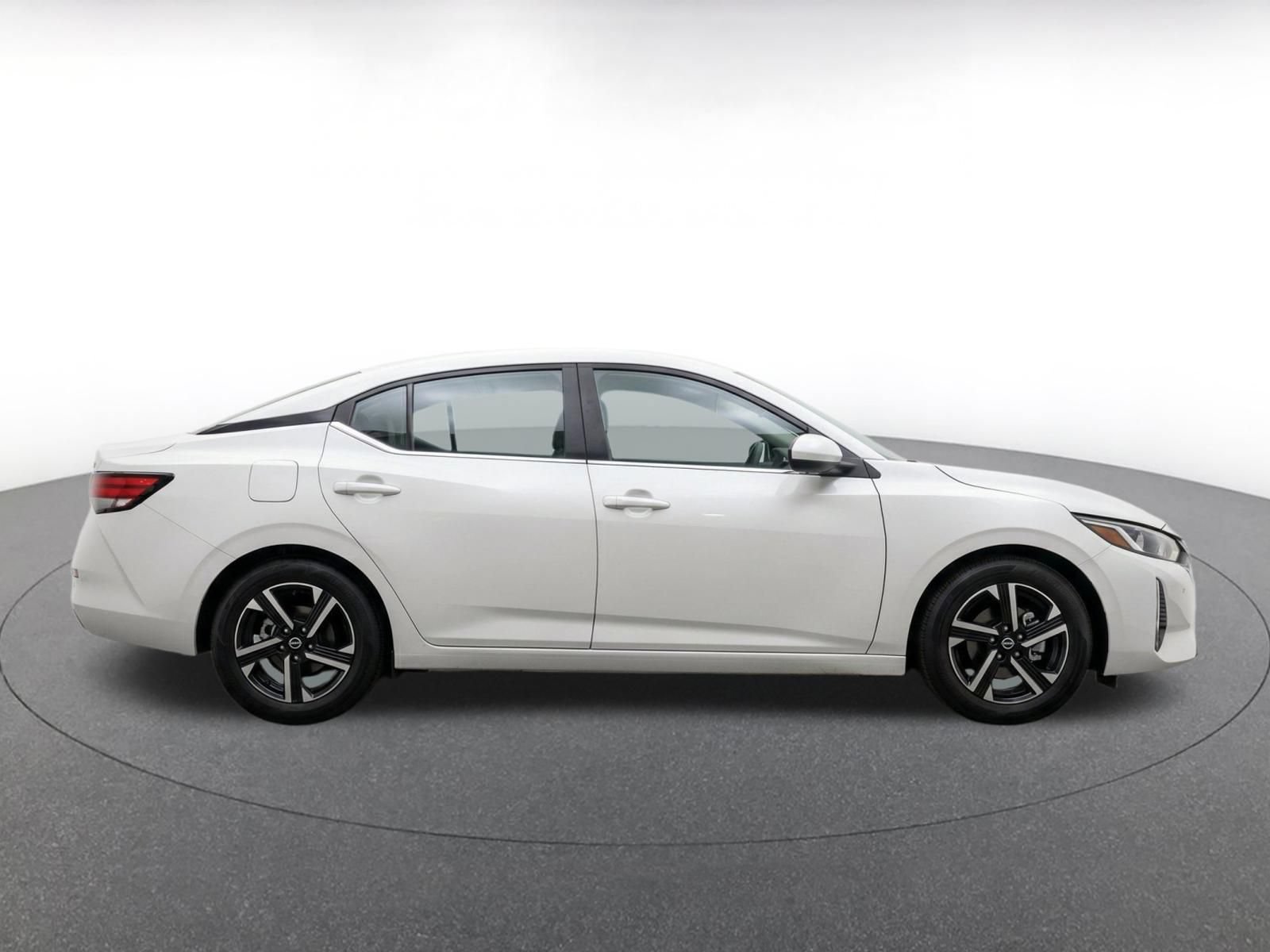 Used 2025 Nissan Sentra SV FWD image 13
