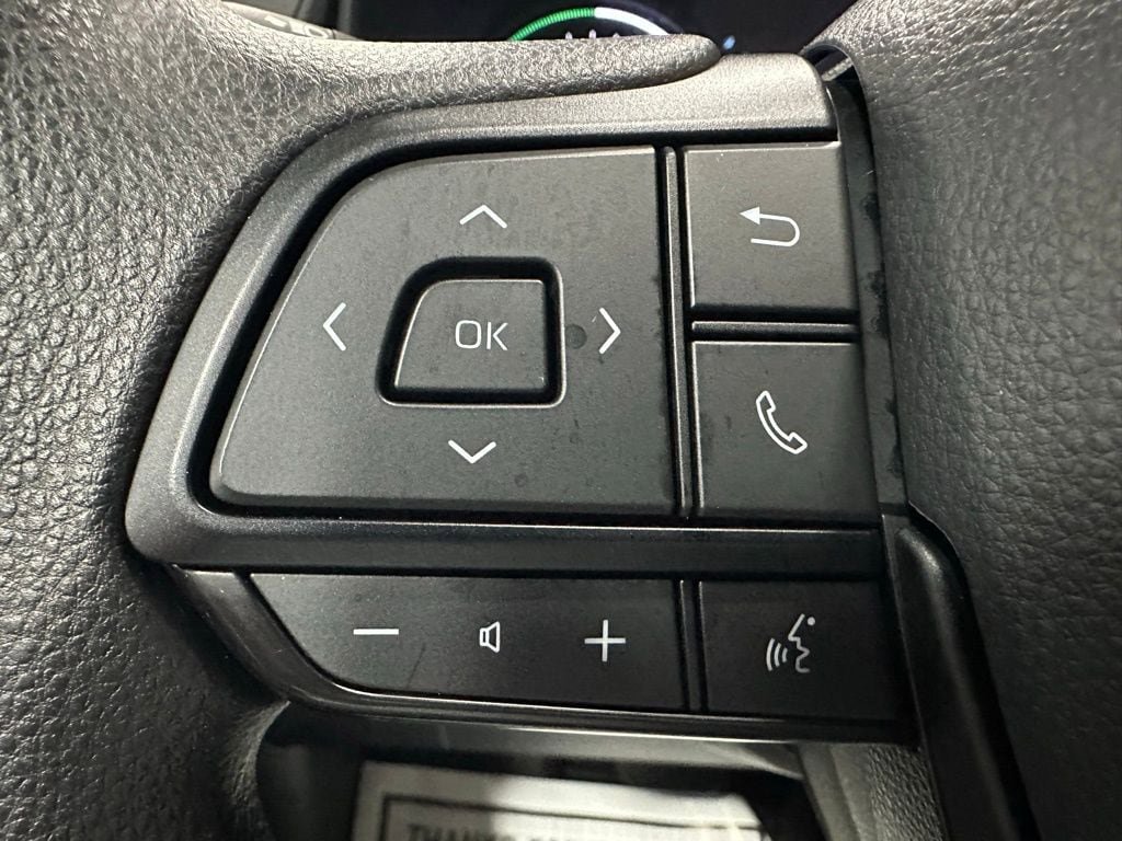 Used 2025 Toyota Sienna LE image 18
