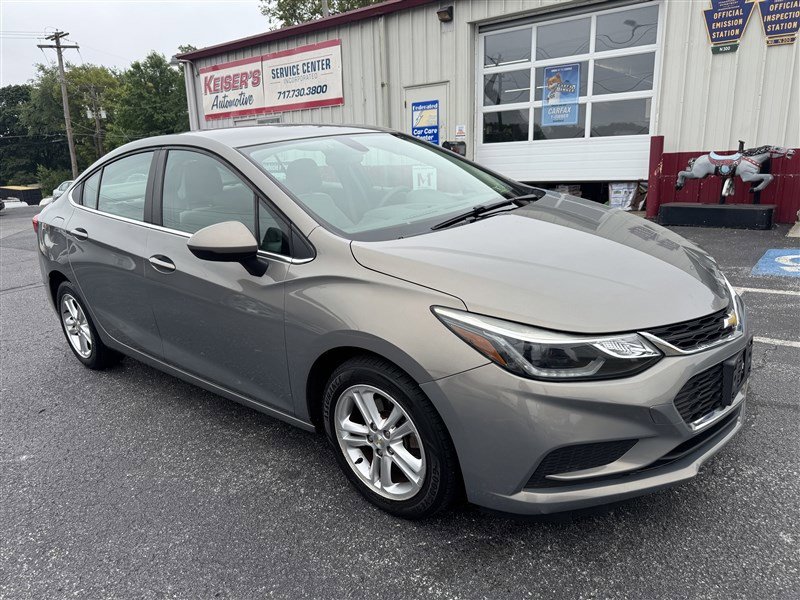 Used 2017 Chevrolet Cruze LT w/ Convenience Package image 2