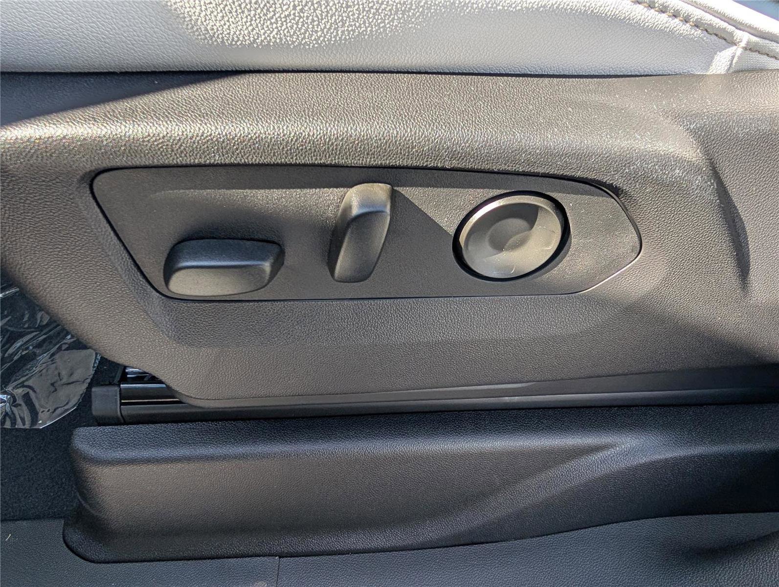 New 2026 Chevrolet Suburban Premier image 22