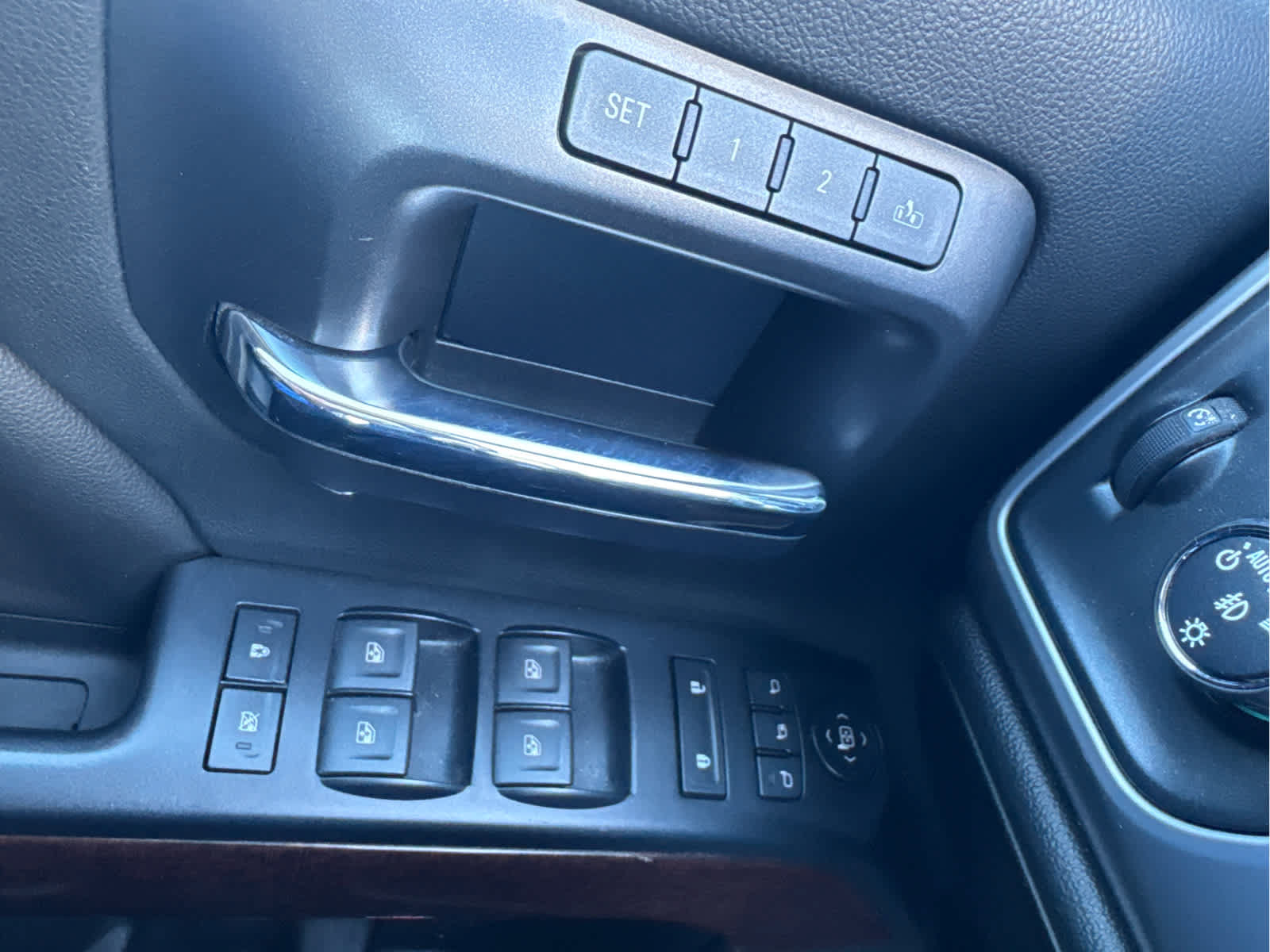 Used 2018 GMC Sierra 1500 SLT AWD/4WD image 14