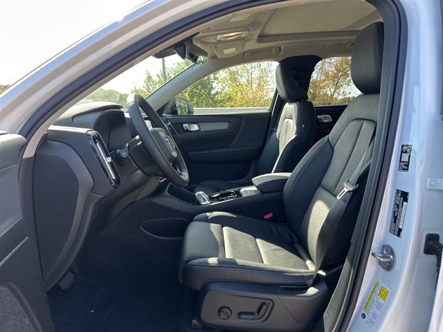 New 2026 Volvo XC40 B5 Plus w/ Protection Package Premier image 13