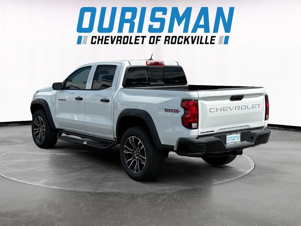 New 2026 Chevrolet Colorado Trail Boss w/ Off-Road Front Bumper Package AWD/4WD image 4