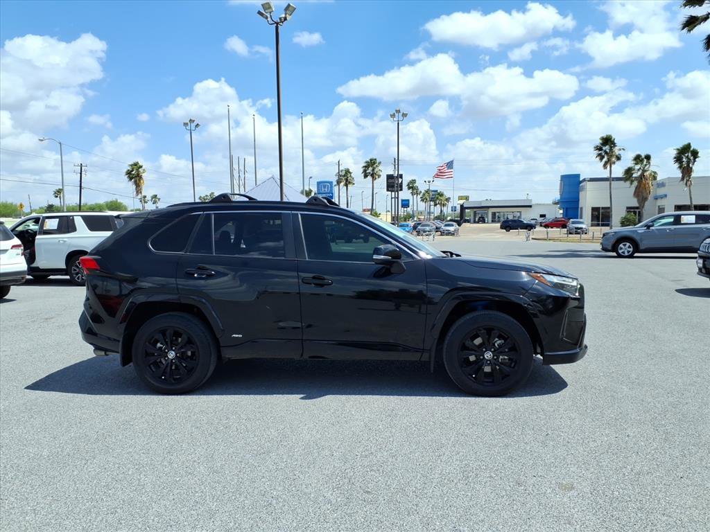 Used 2022 Toyota RAV4 SE image 9