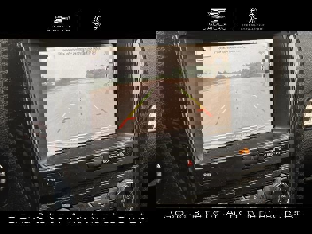 Used 2018 Ford Explorer XLT w/ Equipment Group 202A FWD image 17