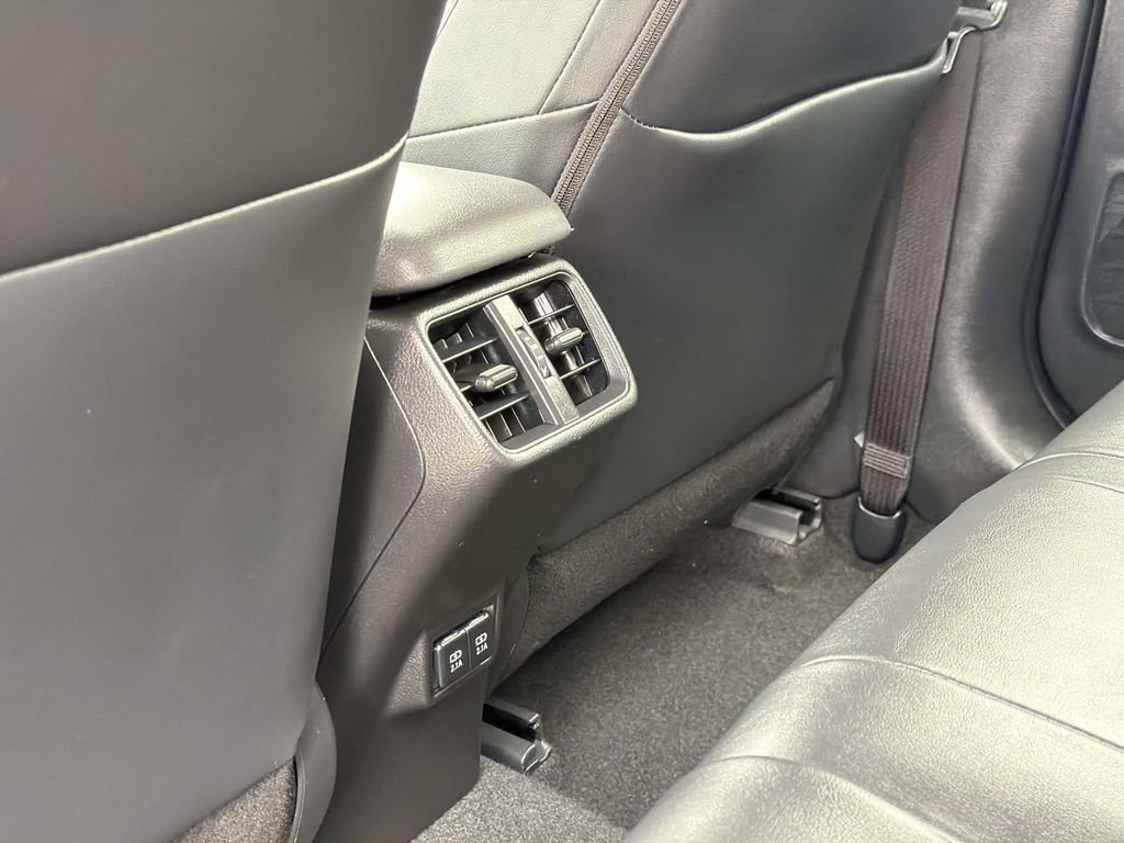 Used 2019 Lexus UX 200 w/ Premium Package image 16