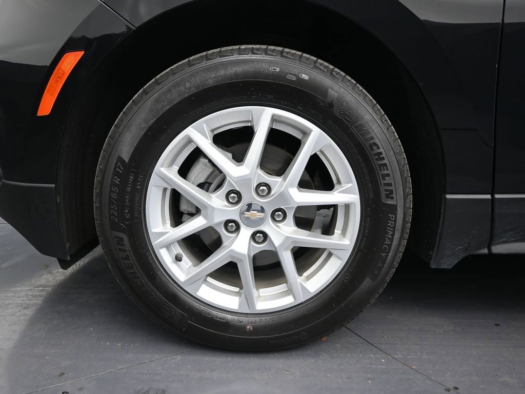 Used 2023 Chevrolet Equinox LS image 9