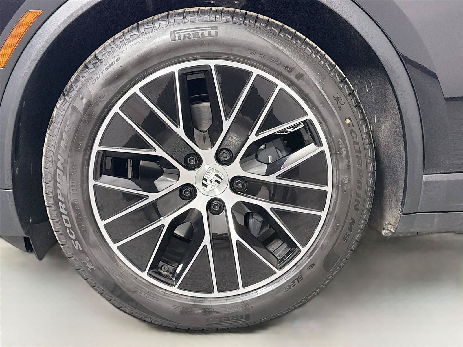 Certified 2026 Porsche Macan 4 Electric AWD/4WD image 11