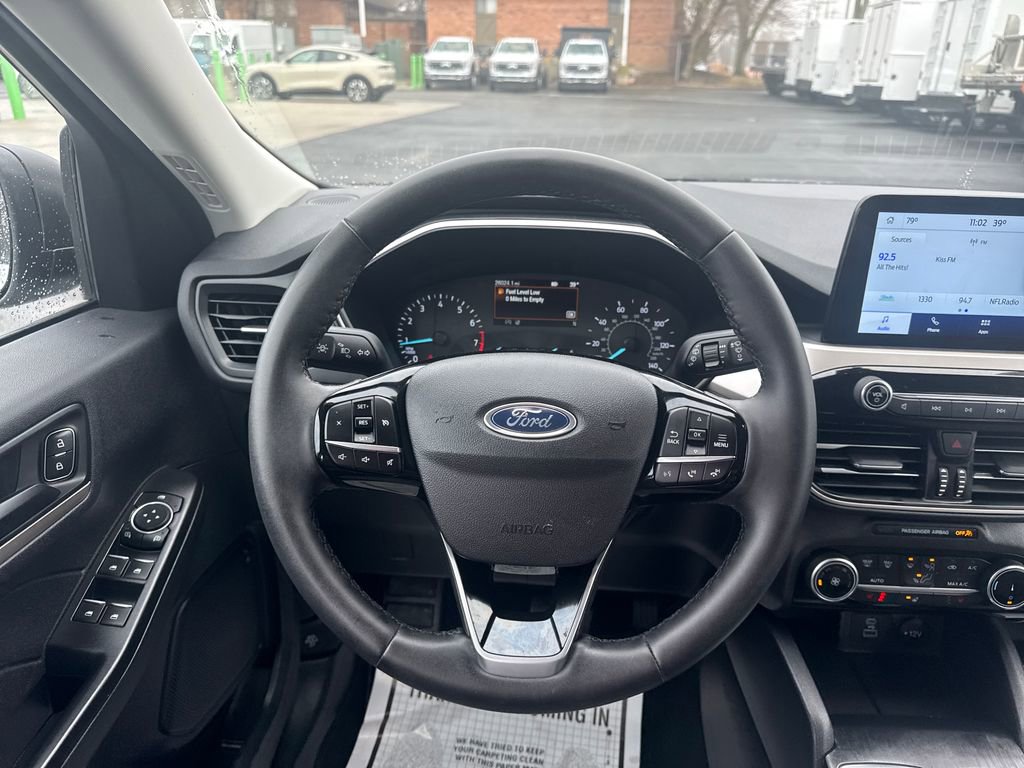 Used 2022 Ford Escape SE w/ Cold Weather Package image 18