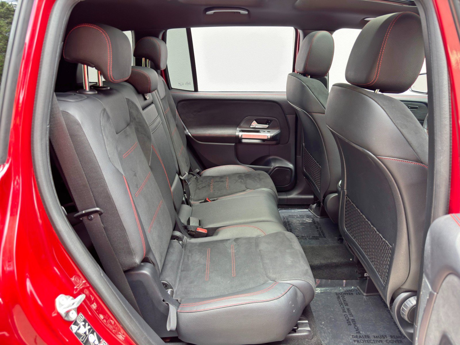 Used 2022 Mercedes-Benz GLB 250 w/ AMG Line image 43