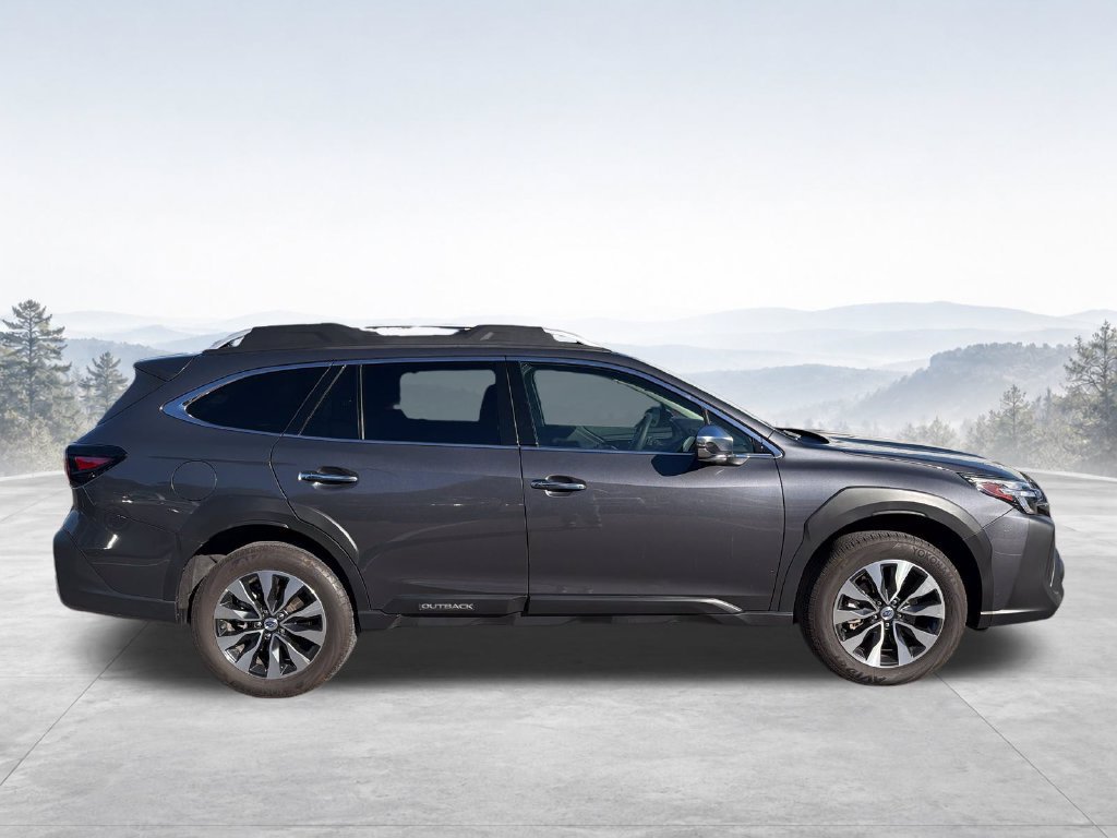 Used 2025 Subaru Outback Touring XT AWD/4WD image 12