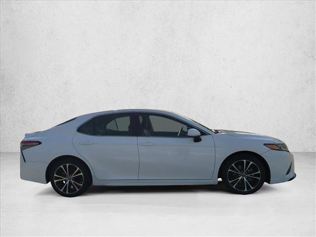 Used 2018 Toyota Camry SE FWD image 4