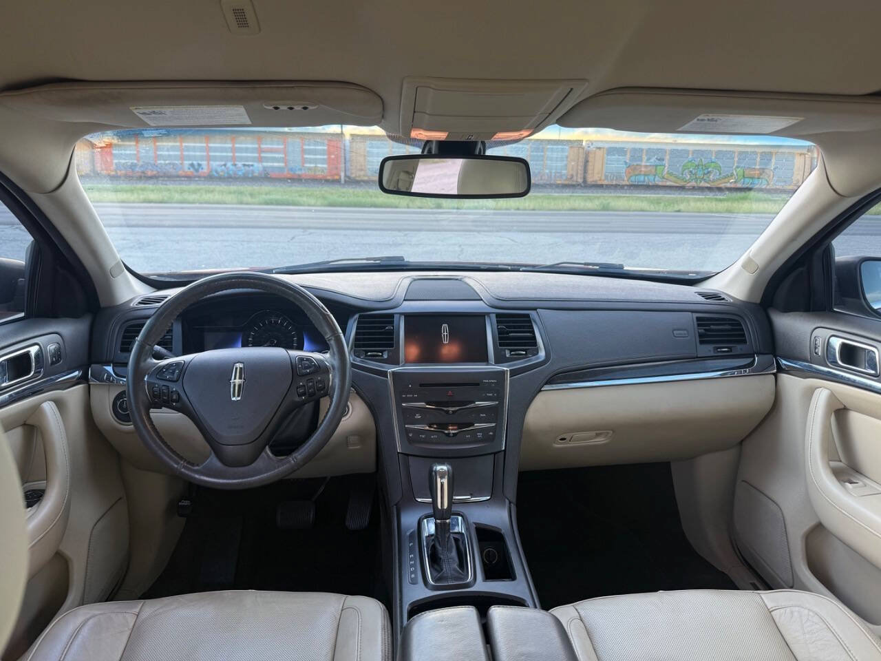 Used 2014 Lincoln MKS FWD image 8