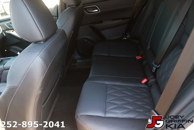 Used 2025 Nissan Rogue Platinum w/ Platinum Premium Package FWD image 15