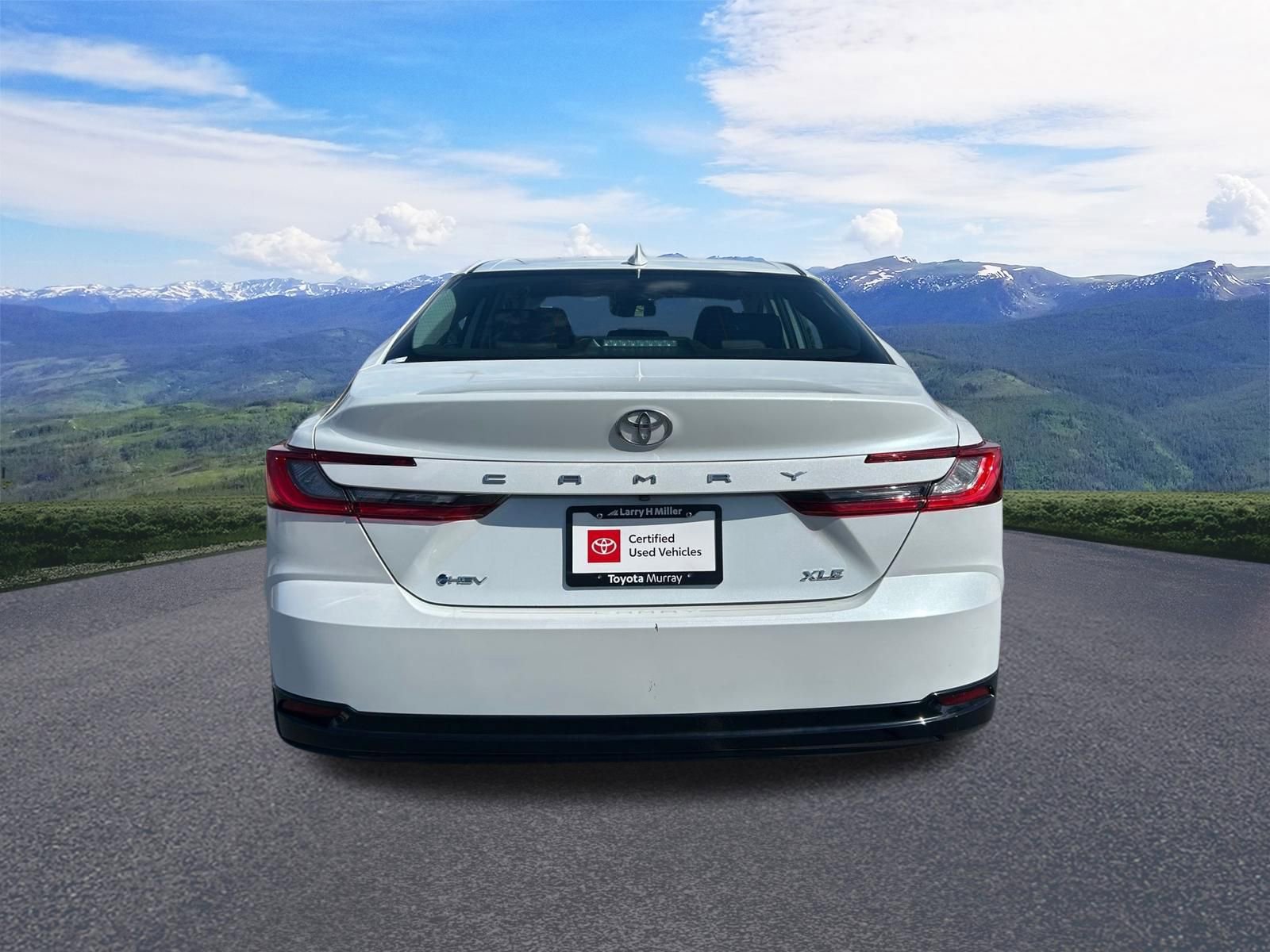 Used 2025 Toyota Camry XLE image 4