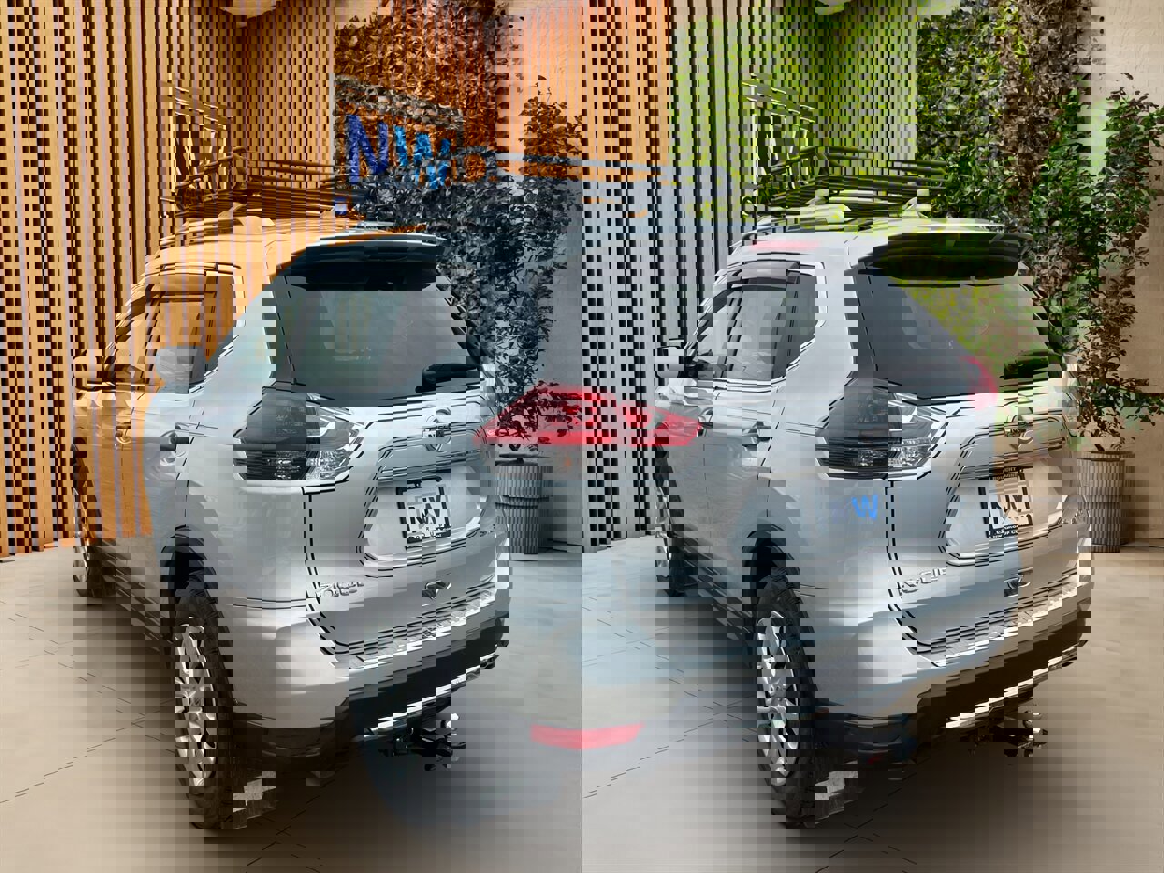 Used 2018 Nissan Rogue S image 33