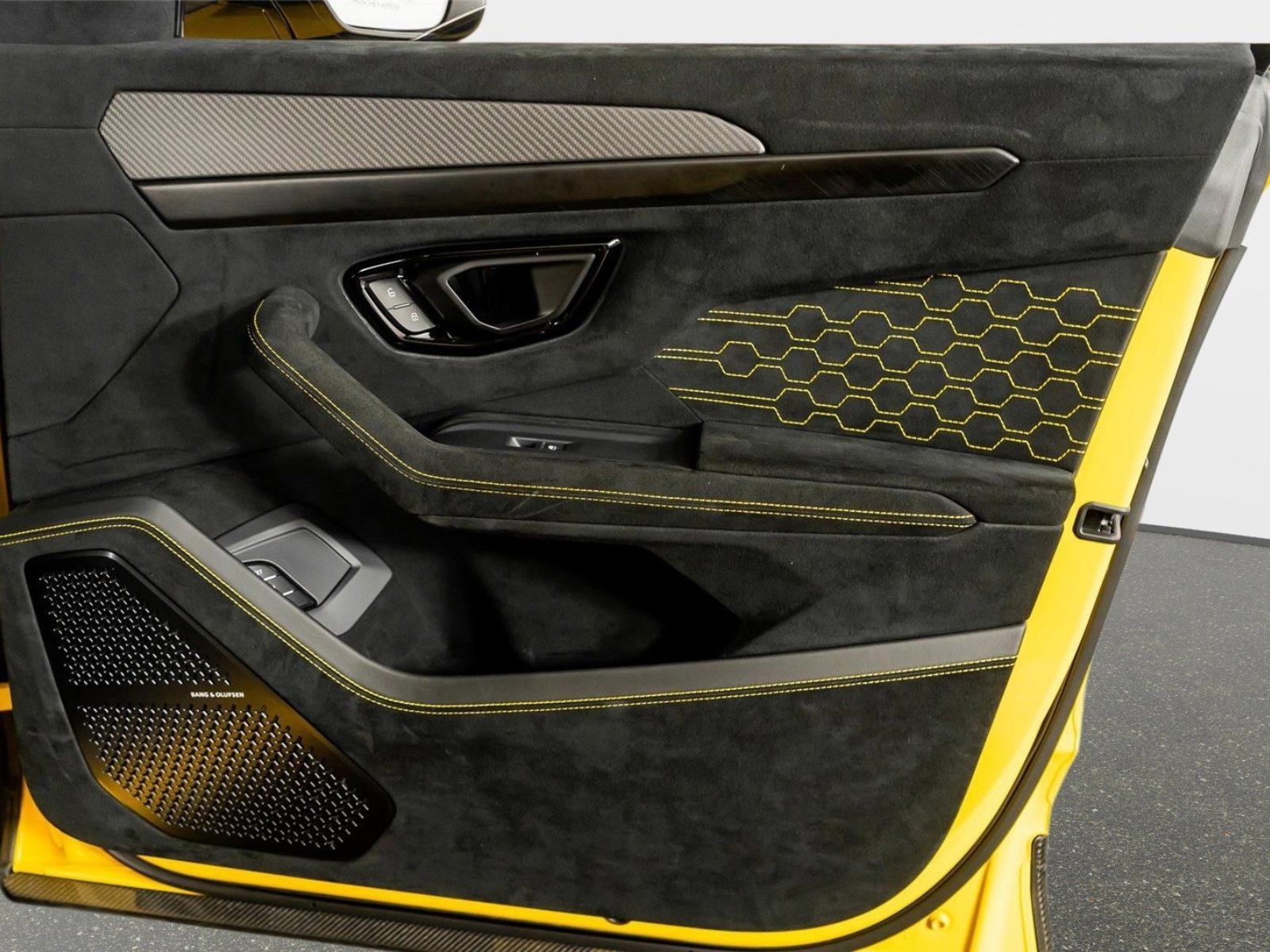 Used 2023 Lamborghini Urus Performante image 51